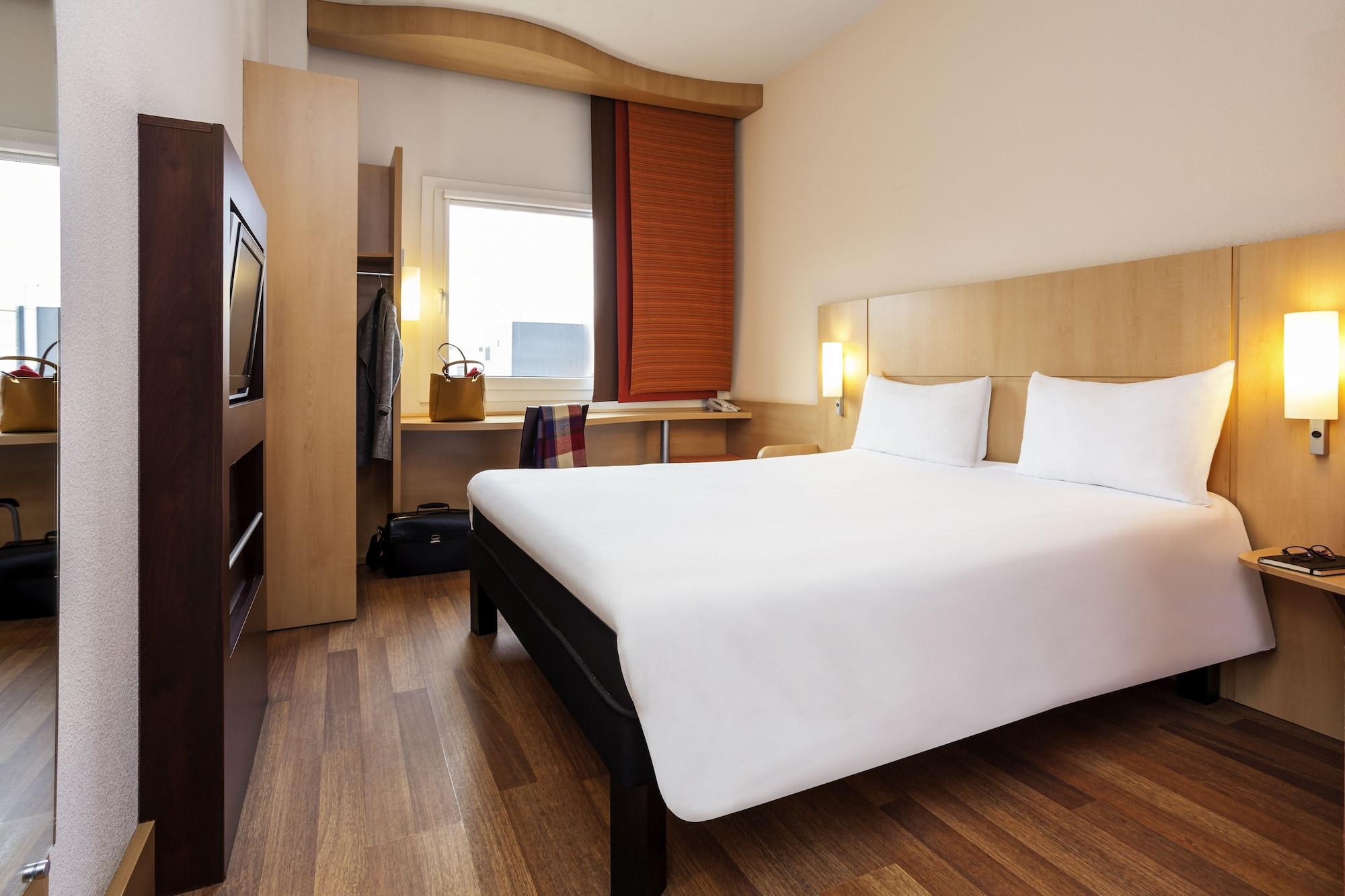 Hotel Ibis Сетубал Экстерьер фото
