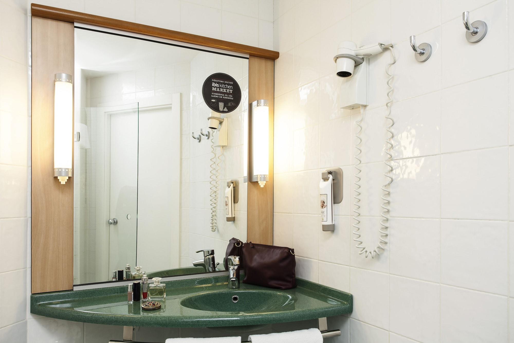 Hotel Ibis Сетубал Экстерьер фото