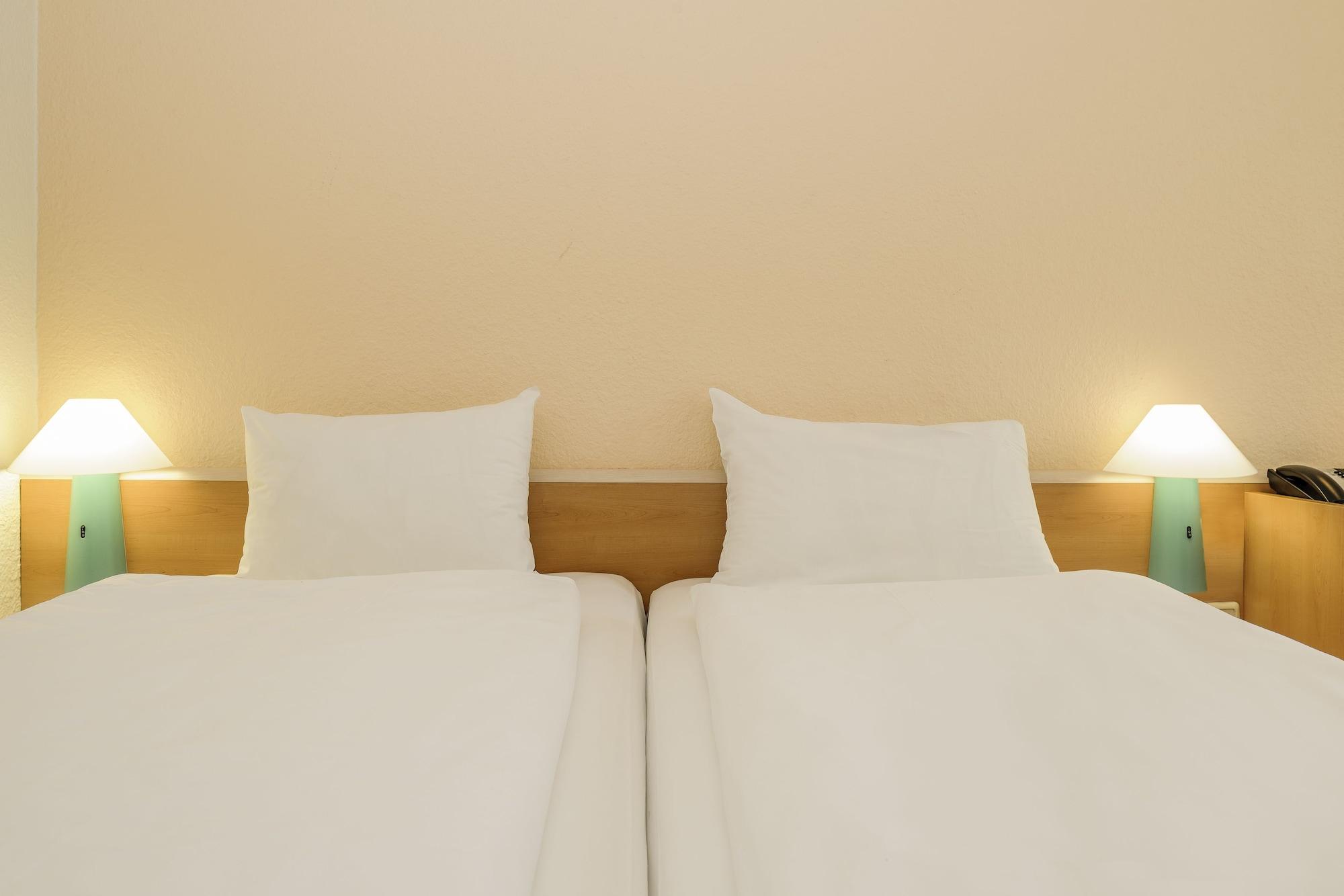 Hotel Ibis Сетубал Экстерьер фото